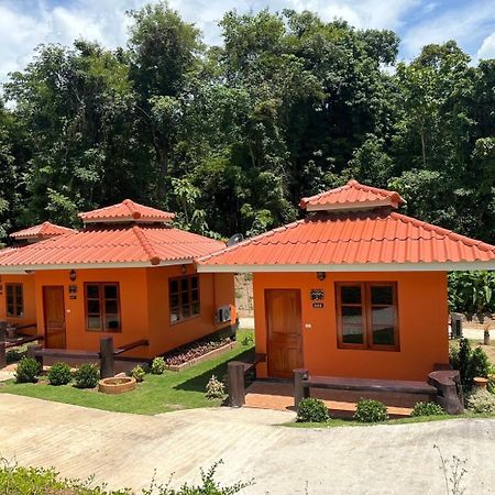 Baanphuthadol Hotell Mae Hong Son Eksteriør bilde
