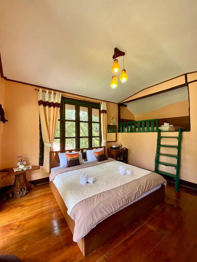 Baanphuthadol Hotell Mae Hong Son Eksteriør bilde
