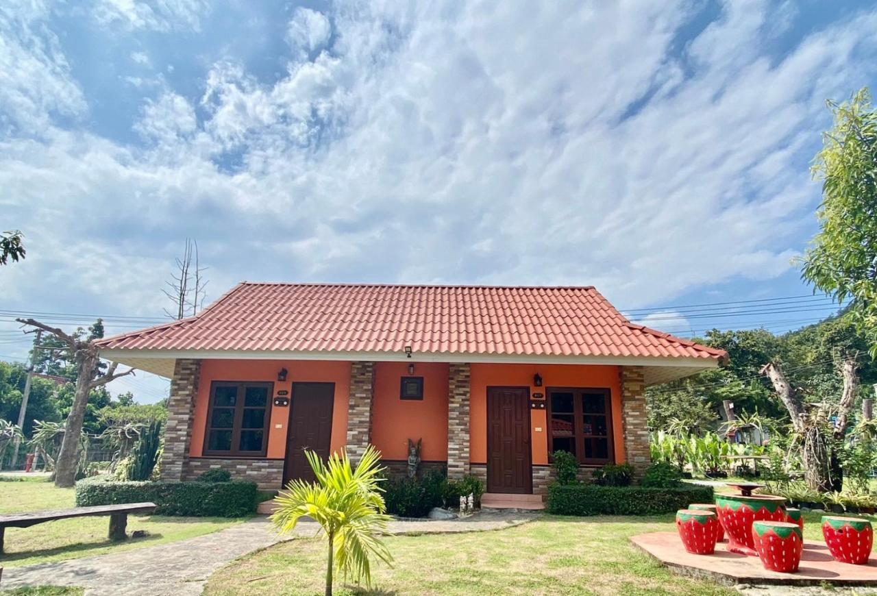 Baanphuthadol Hotell Mae Hong Son Eksteriør bilde