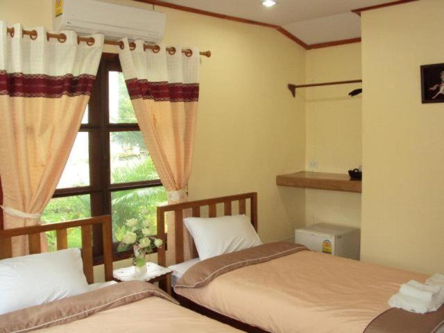Baanphuthadol Hotell Mae Hong Son Eksteriør bilde