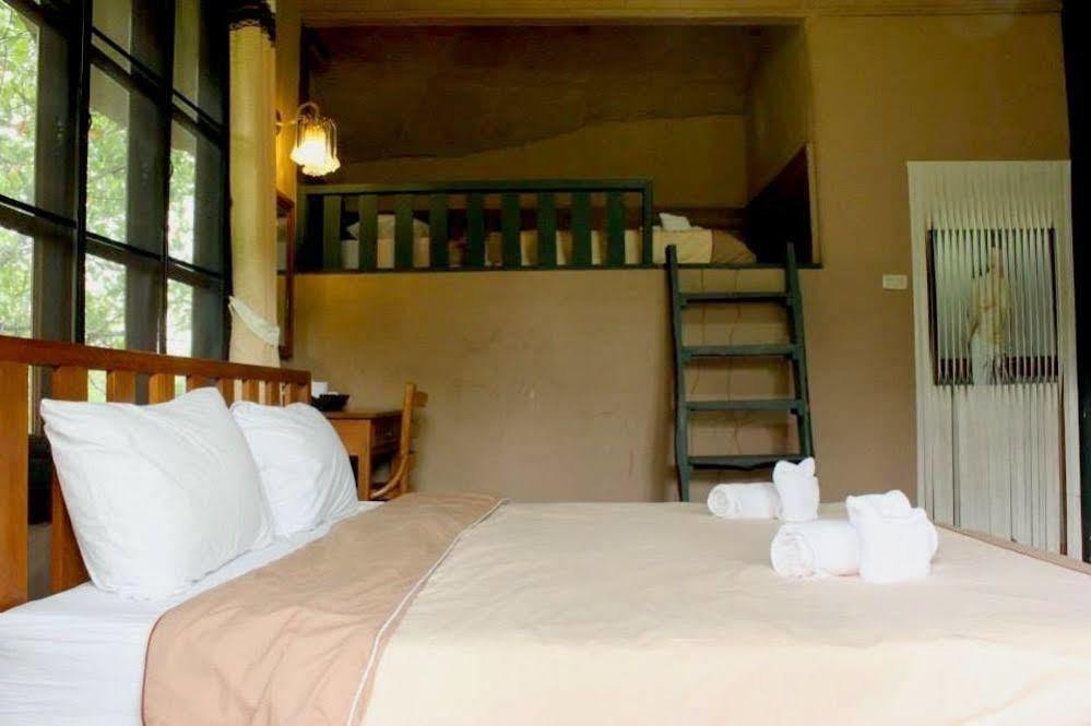 Baanphuthadol Hotell Mae Hong Son Eksteriør bilde