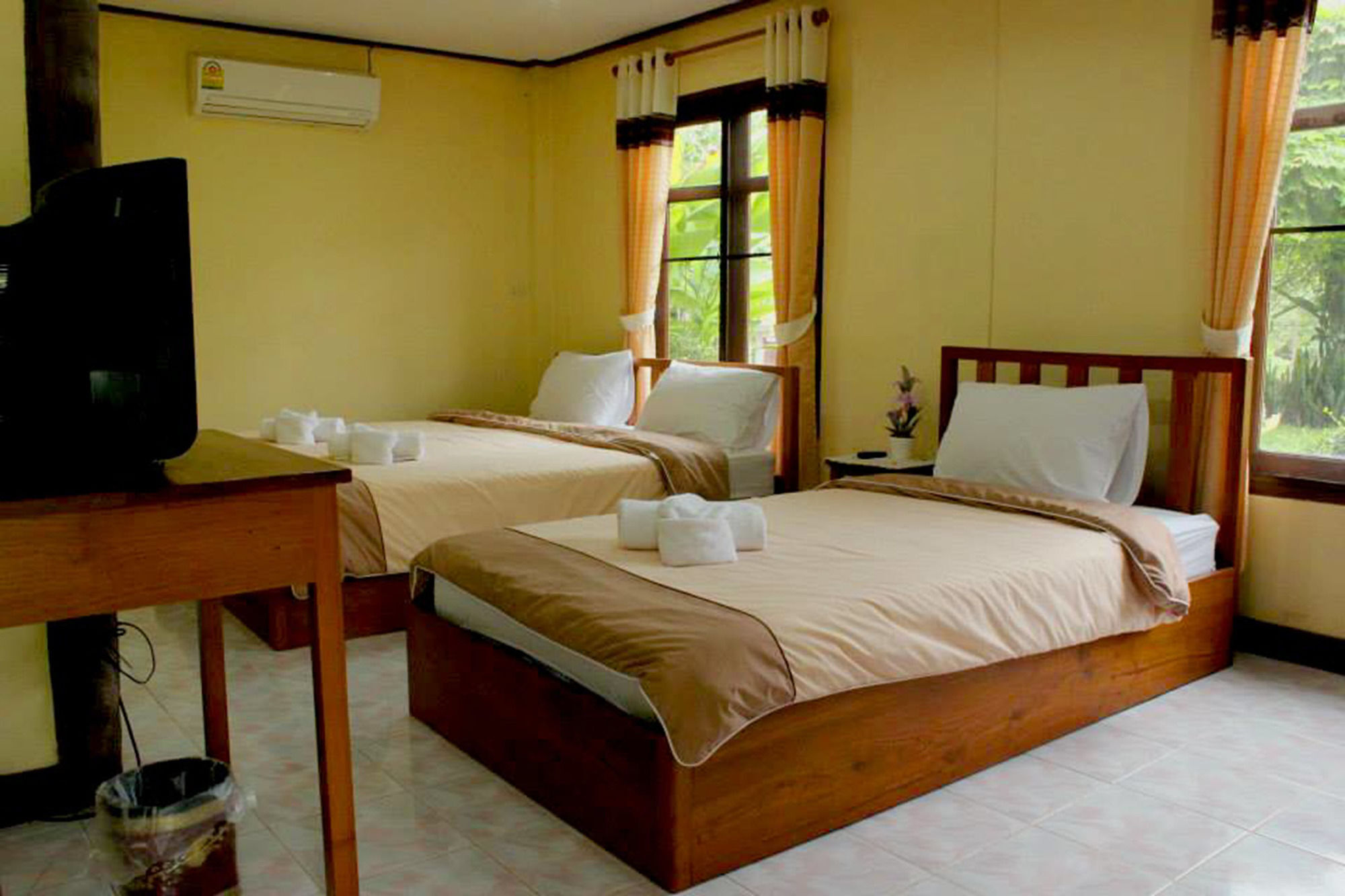 Baanphuthadol Hotell Mae Hong Son Eksteriør bilde